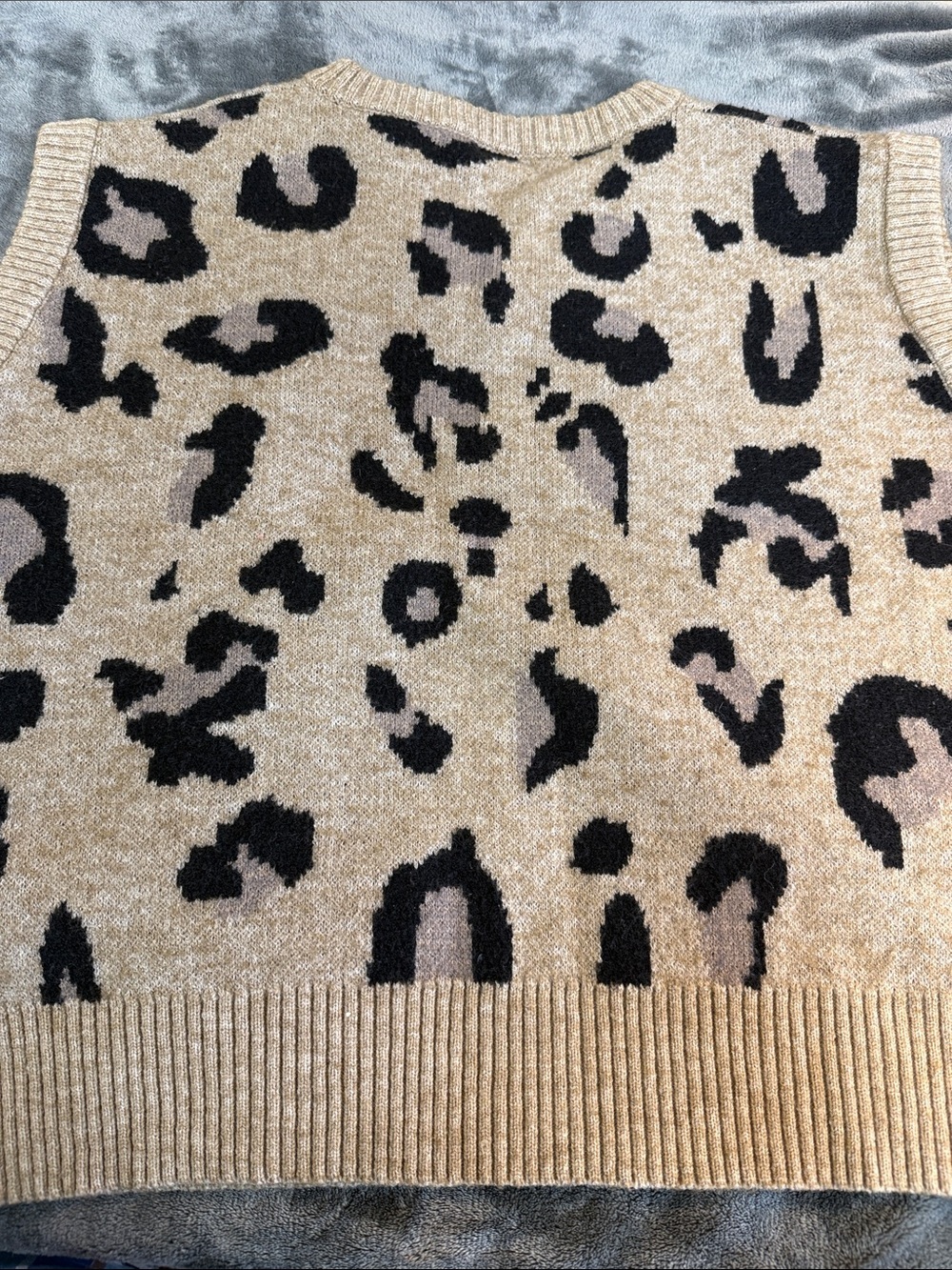Anna & Ava Beige and Black Leopard V-Neck Sweater Vest one size fits most - Picture 6 of 7